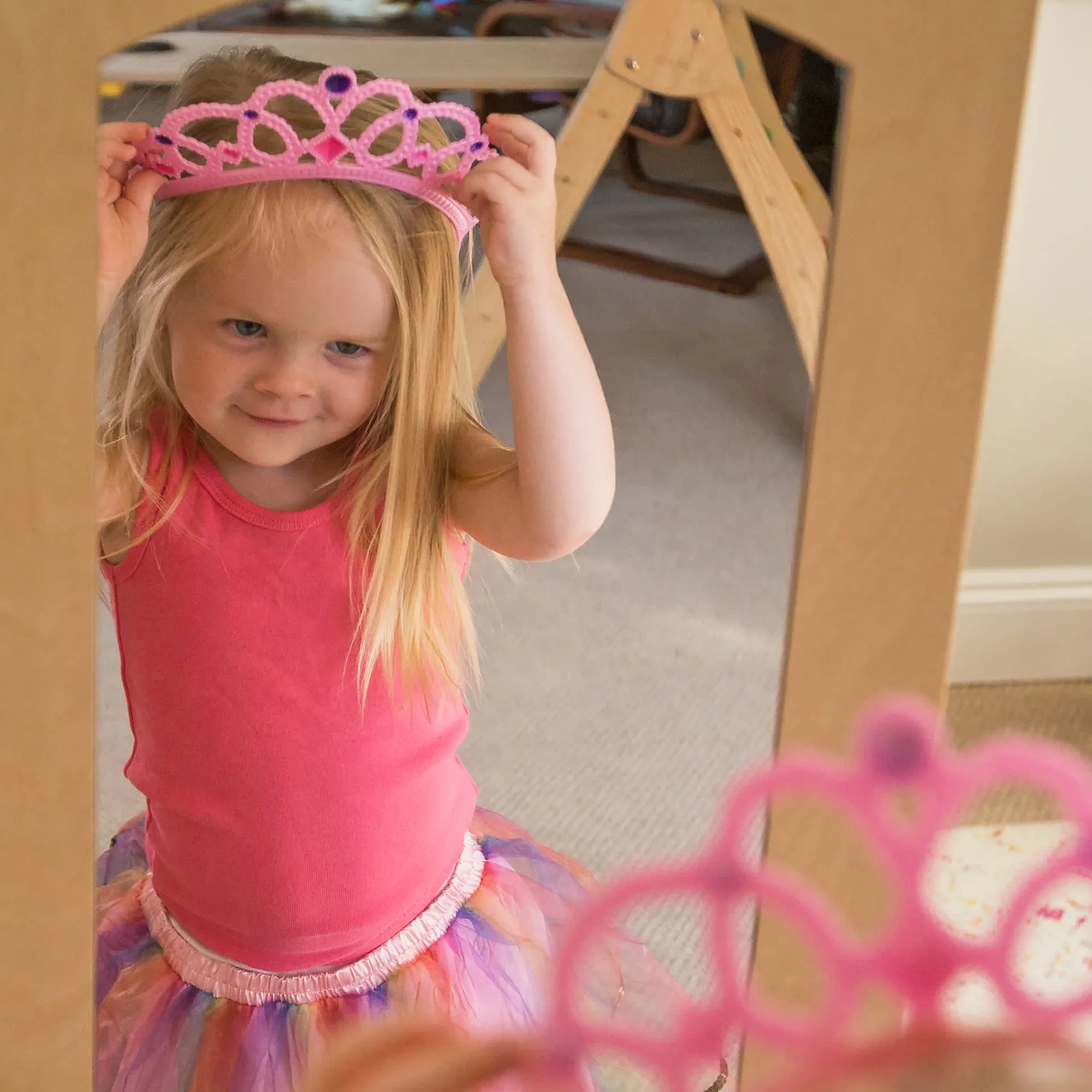 Guidecraft Kids' See and Store Dress-Up Center*Kids Pretend Play