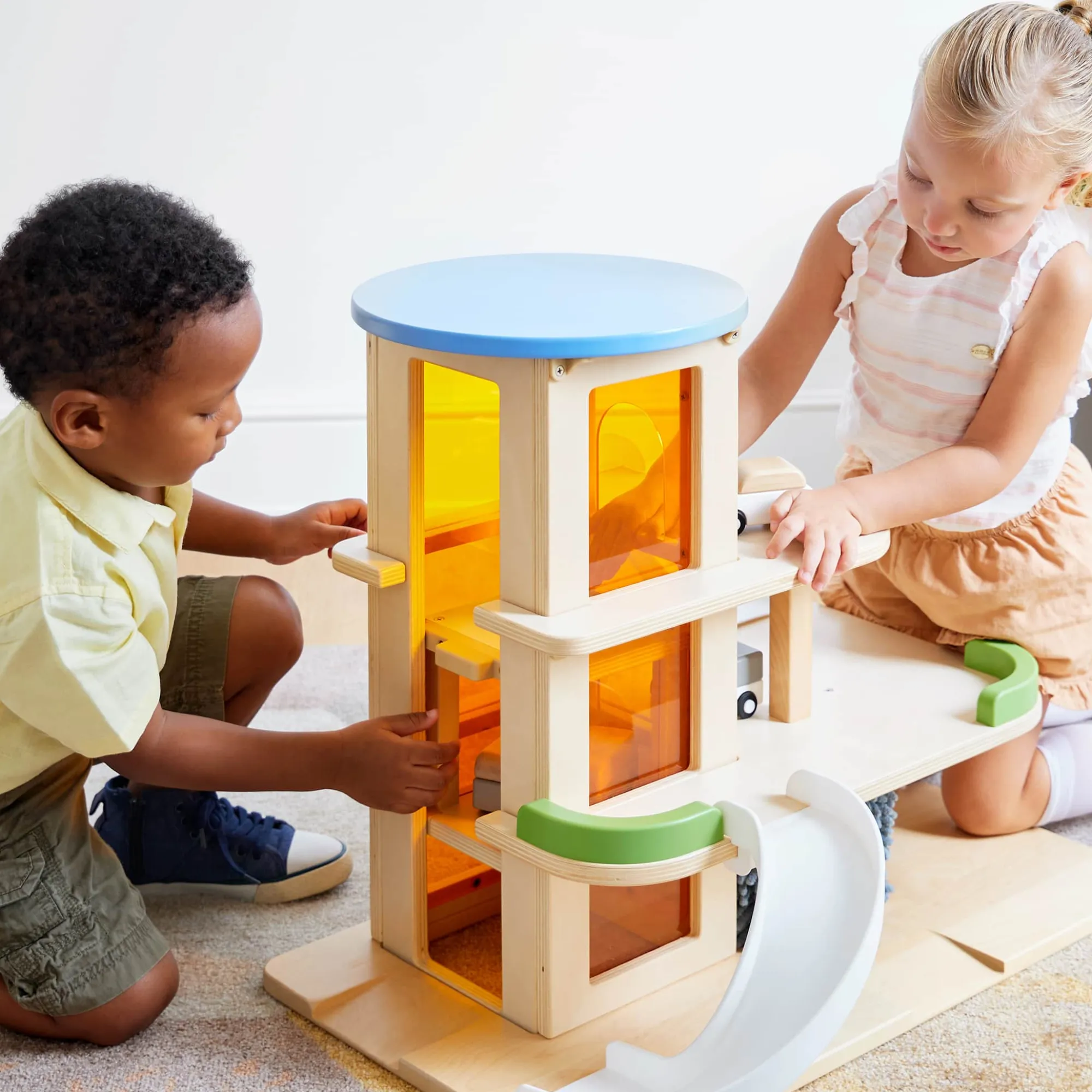 Guidecraft Parking Garage with Elevator* Pretend Play Toys
