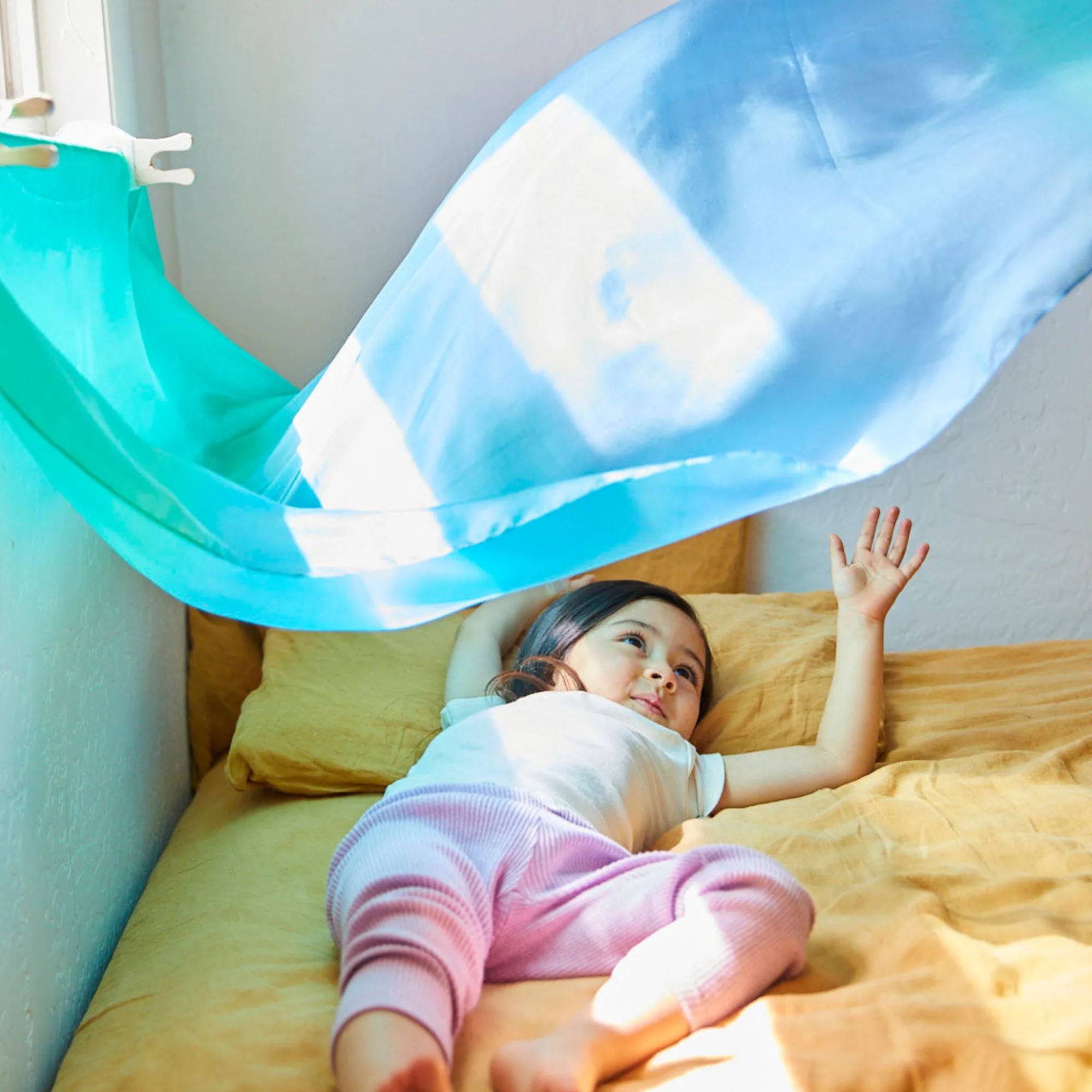 Guidecraft Sarah's Silks Fort Kit*Kids Sensory Toys|Sensory Play